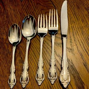 Oneida Brahms five piece flatware